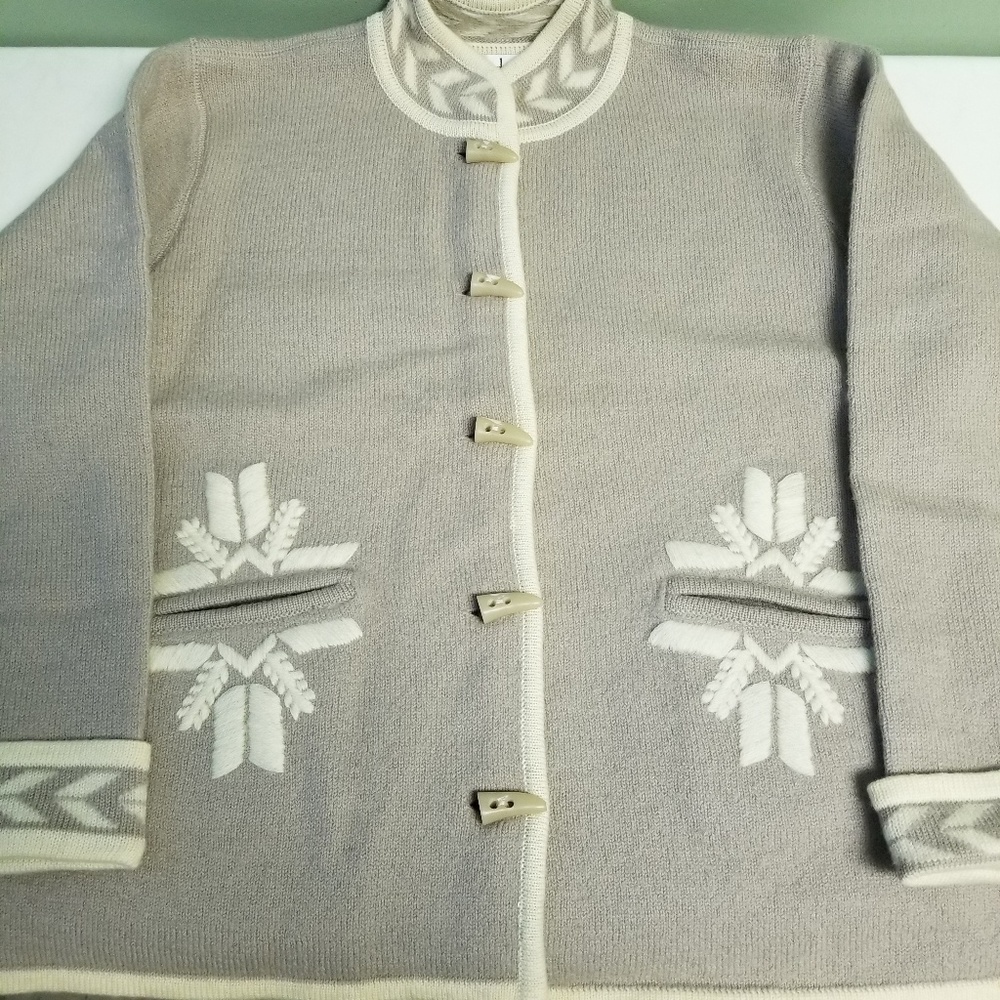 WondraWool by Knitting Needles Vintage Cardigan N5